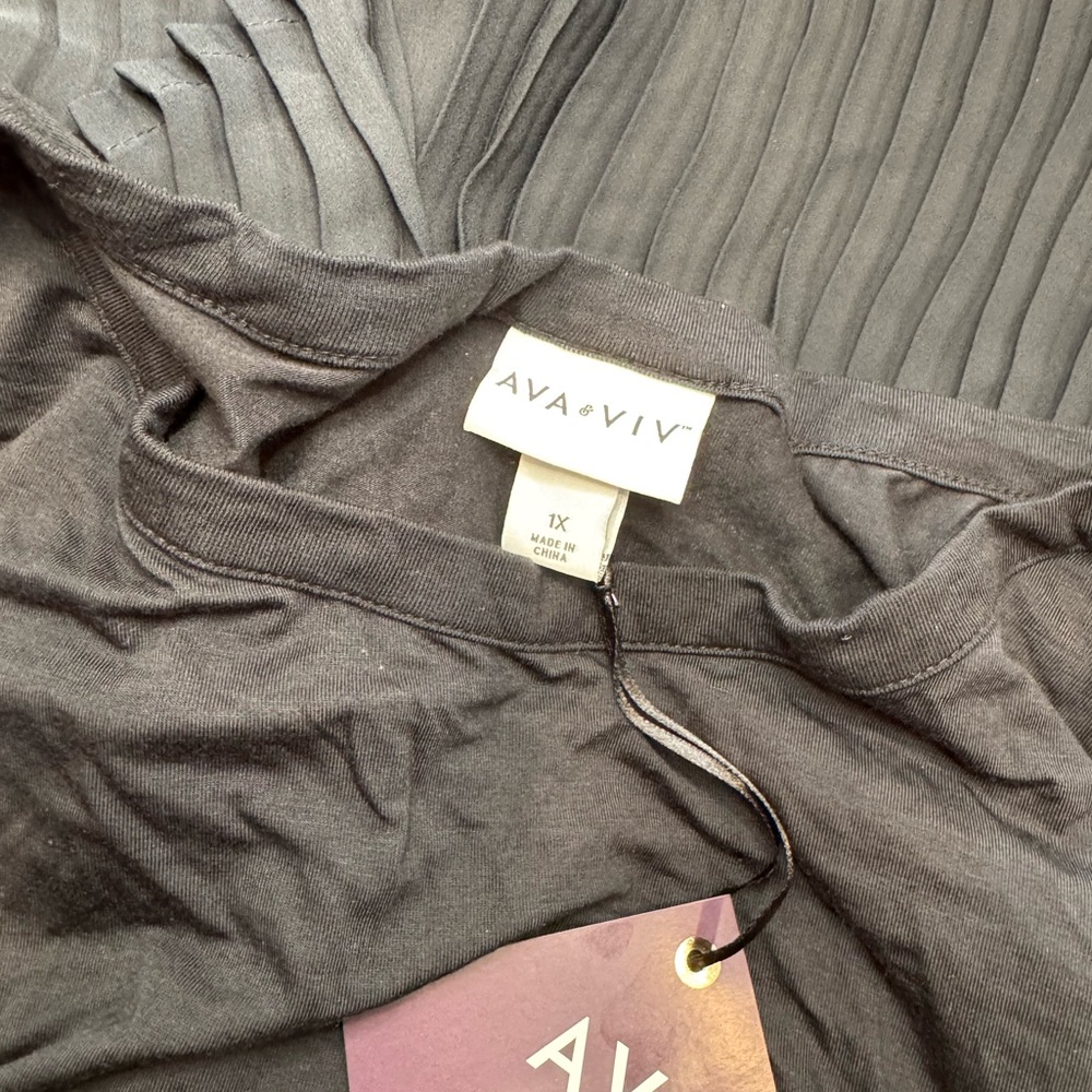 Accordion Back Tee - Picture 4 of 6